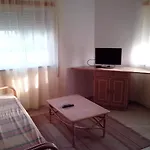 Lovely 1-bedroom In Olhos De Agua Daire *