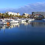 Lovely 1-bedroom In Olhos De Agua Daire