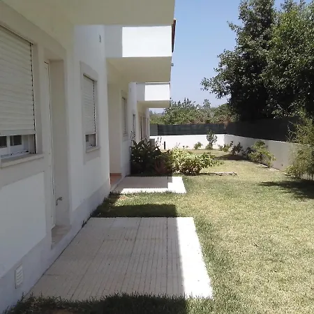 Lovely 1-bedroom In Olhos De Agua Daire Albufeira